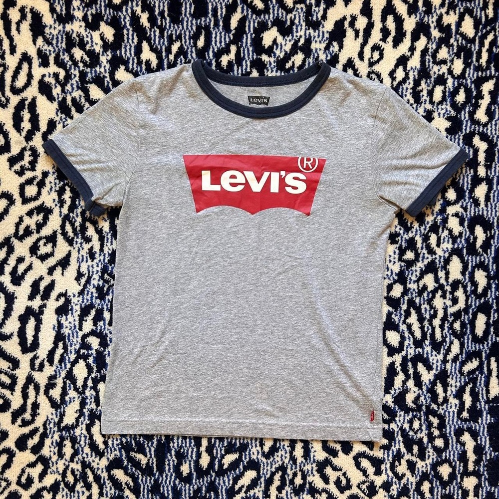 Levi's gray baby tee with red logo • size: M